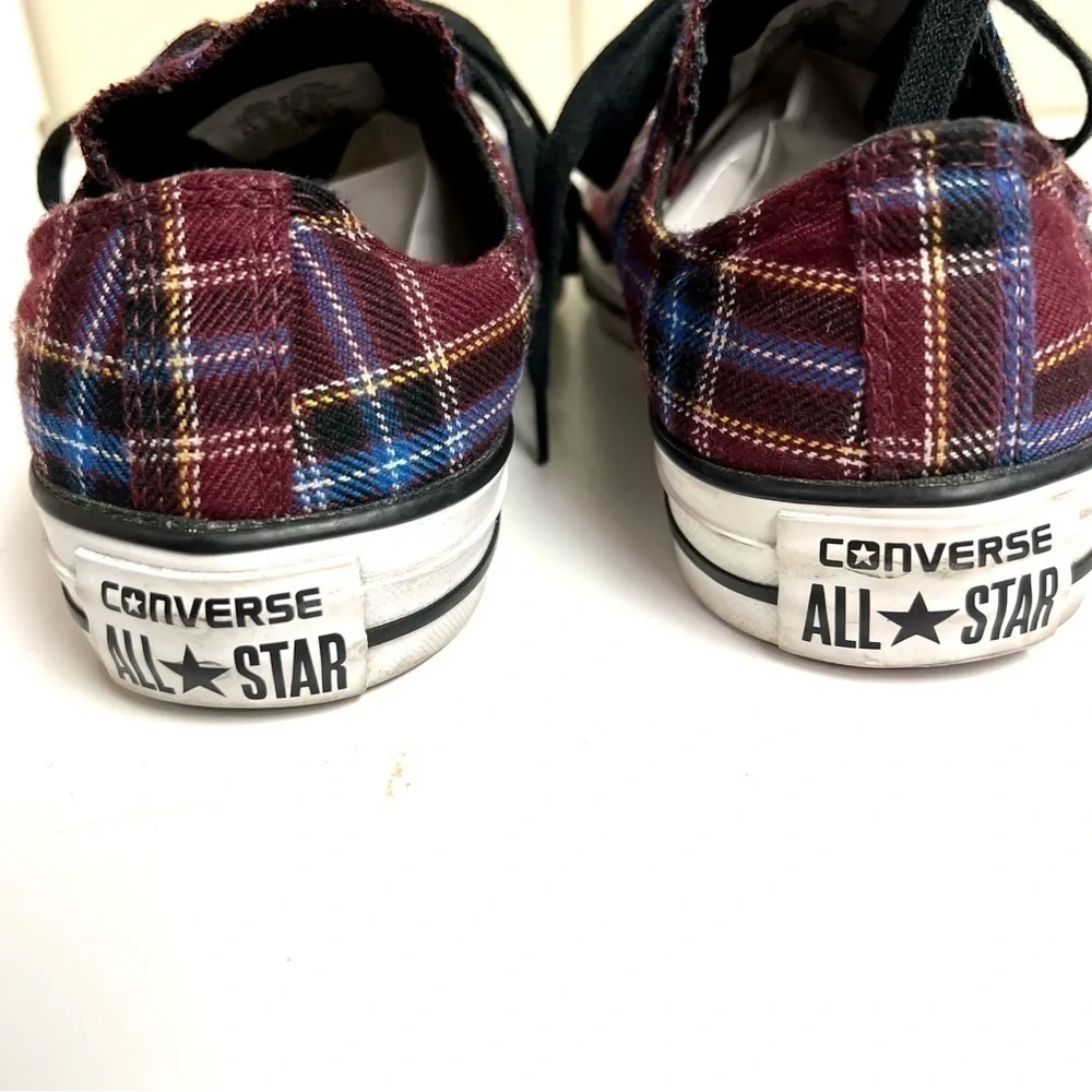 CONVERSE Women's Burgundy Chuck Taylor All Star Plaid Low Top Sneaker size 5.5